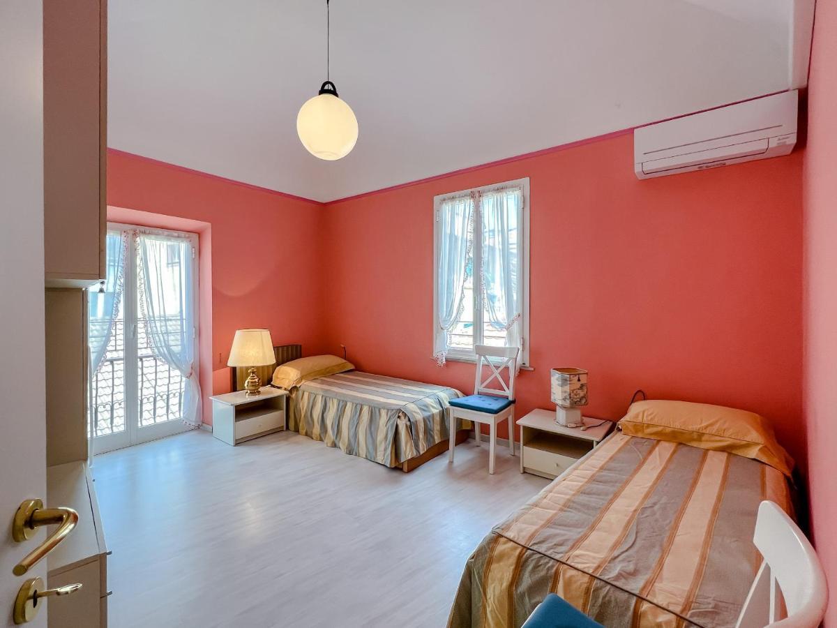Splendido appartamento con vista mare su piazza Dante Varazze Esterno foto