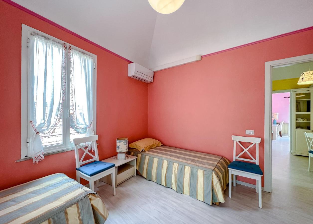 Splendido appartamento con vista mare su piazza Dante Varazze Esterno foto
