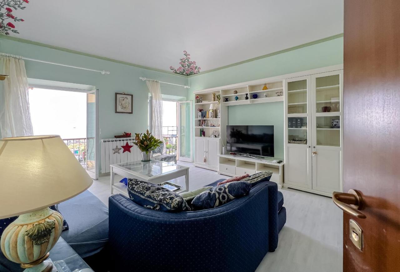 Splendido appartamento con vista mare su piazza Dante Varazze Esterno foto
